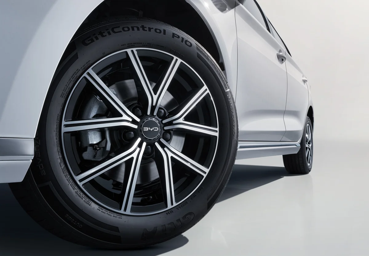 BYD M6 Gallery