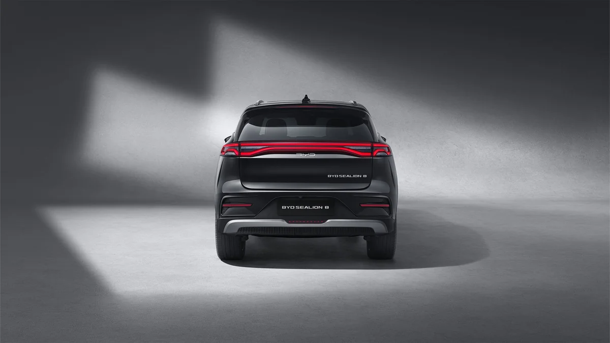 BYD SEALION 8 Gallery